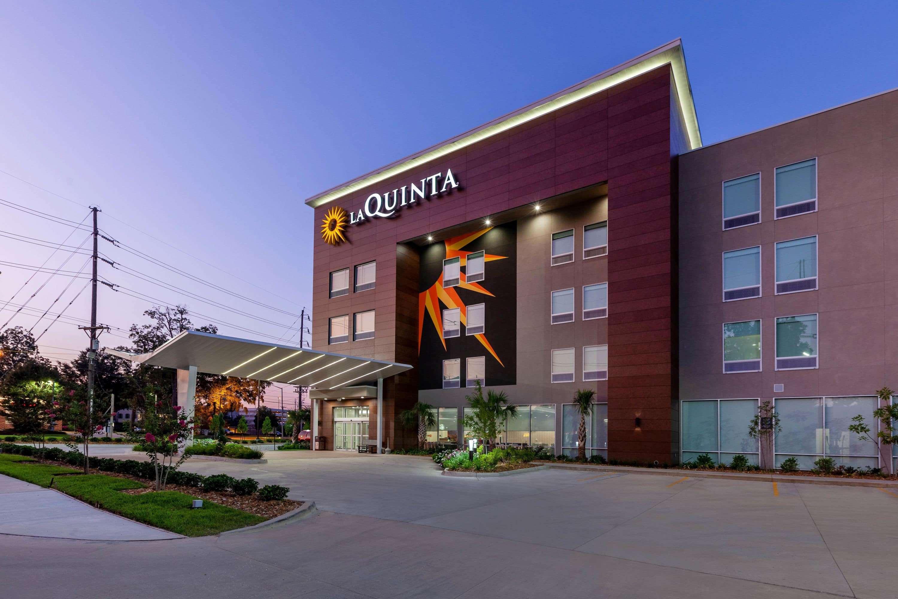 La Quinta Inn & Suites By Wyndham Lafayette Oil Center Εξωτερικό φωτογραφία
